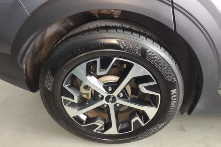 Used Kia Sportage (Chinese Domestic Model) 2023 2.0L HEV Two-Wheel Drive Prestige Edition Right Rear Wheel Hub
