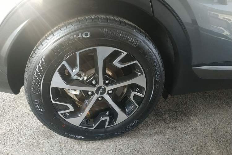 Used Kia Sportage (Chinese Domestic Model) 2023 1.5T Two-Wheel Drive Prestige Edition Right Rear Wheel Hub