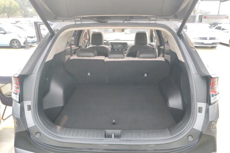 Used Kia Sportage (Chinese Domestic Model) 2023 2.0L HEV Two-Wheel Drive Flagship Edition Trunk