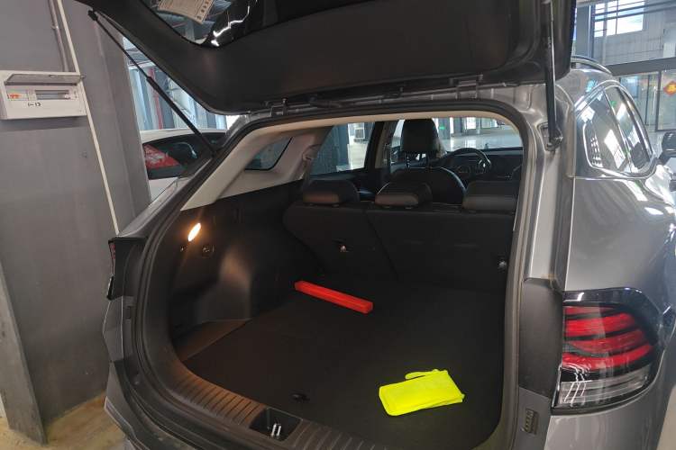 Used Kia Sportage (Chinese Domestic Model) 2023 2.0T Two-Wheel-Drive Prestige Edition Trunk
