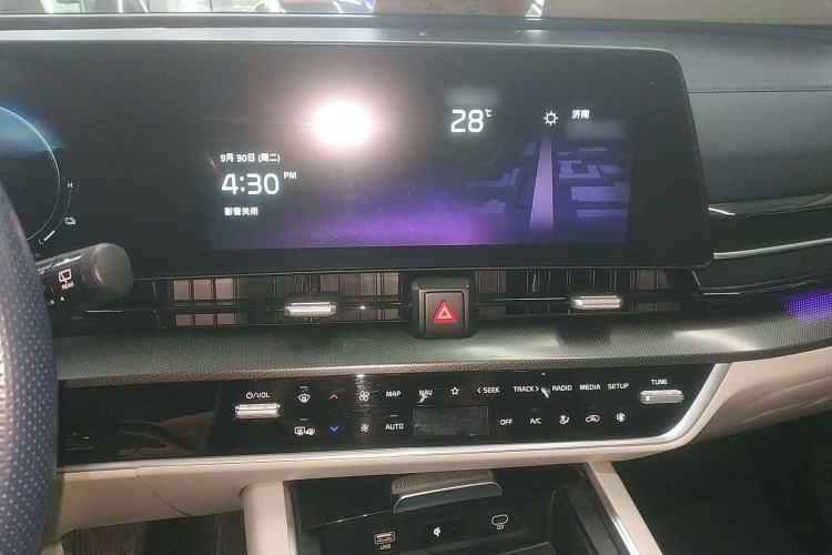 Used Kia Sportage (Chinese Domestic Model) 2023 2.0L HEV Two-Wheel Drive Flagship Edition Audio And AC Panel