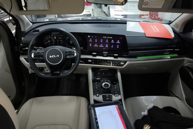 Used Kia Sportage (Chinese Domestic Model) 2023 2.0L HEV Two-Wheel Drive Flagship Edition Center Console