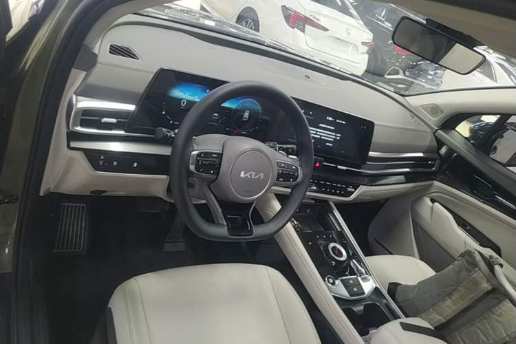 Used Kia Sportage (Chinese Domestic Model) 2023 1.5T Two-Wheel Drive Prestige Edition Center Console