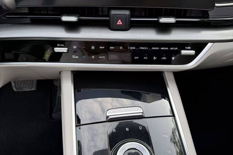Used Kia Sportage (Chinese Domestic Model) 2023 2.0L HEV Two-Wheel Drive Flagship Edition Interior 2