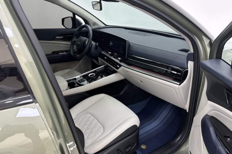 Used Kia Sportage (Chinese Domestic Model) 2023 2.0L HEV Two-Wheel Drive Flagship Edition Interior 9