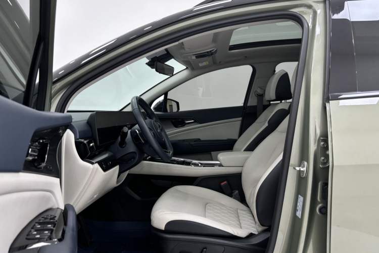 Used Kia Sportage (Chinese Domestic Model) 2023 2.0L HEV Two-Wheel Drive Flagship Edition Left Front Seat
