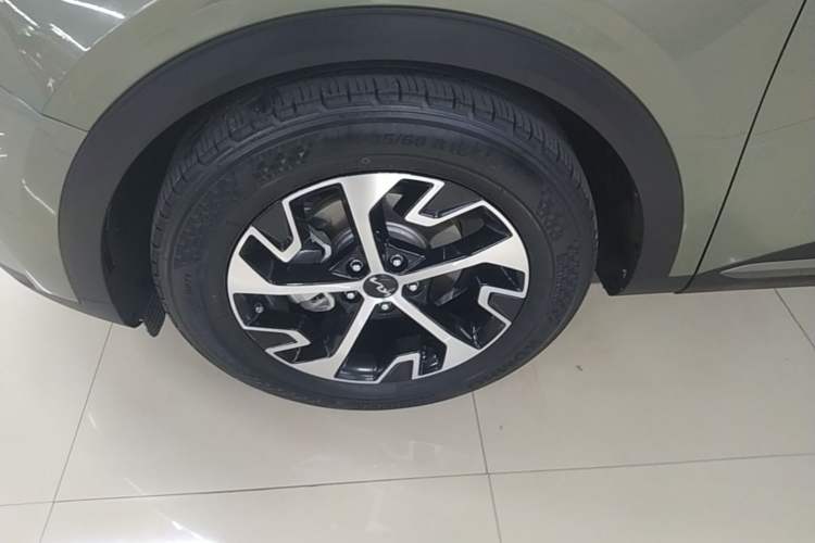 Used Kia Sportage (Chinese Domestic Model) 2023 1.5T Two-Wheel Drive Prestige Edition Left Front Wheel Hub