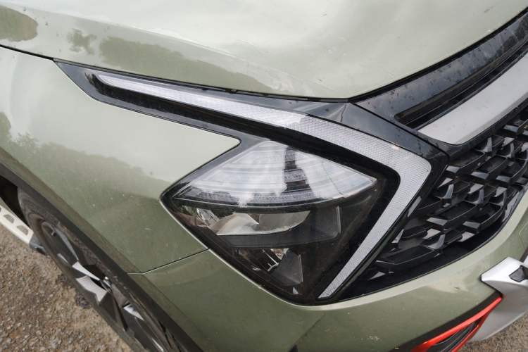 Used Kia Sportage (Chinese Domestic Model) 2023 2.0L HEV Two-Wheel Drive Flagship Edition Right Front Headlight
