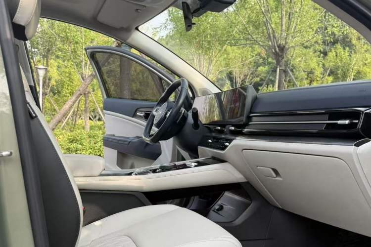 Used Kia Sportage (Chinese Domestic Model) 2023 2.0L HEV Two-Wheel Drive Flagship Edition Right Front Seat