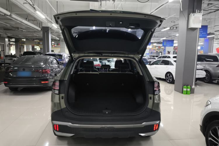 Used Kia Sportage (Chinese Domestic Model) 2023 2.0L HEV Two-Wheel Drive Flagship Edition Trunk