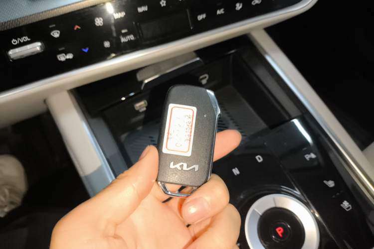 Used Kia Sportage (Chinese Domestic Model) 2023 2.0L HEV Two-Wheel Drive Flagship Edition Vehicle Key
