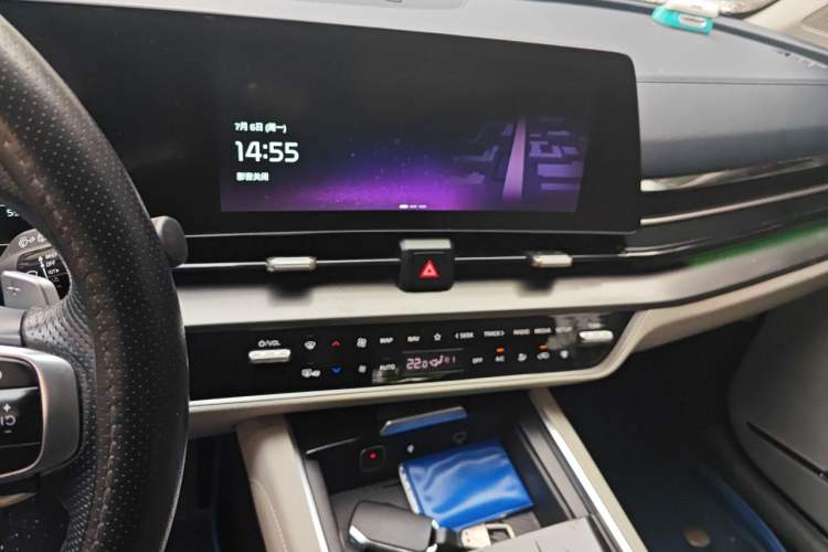 Used Kia Sportage (Chinese Domestic Model) 2023 2.0L HEV Two-Wheel Drive Flagship Edition Audio And AC Panel