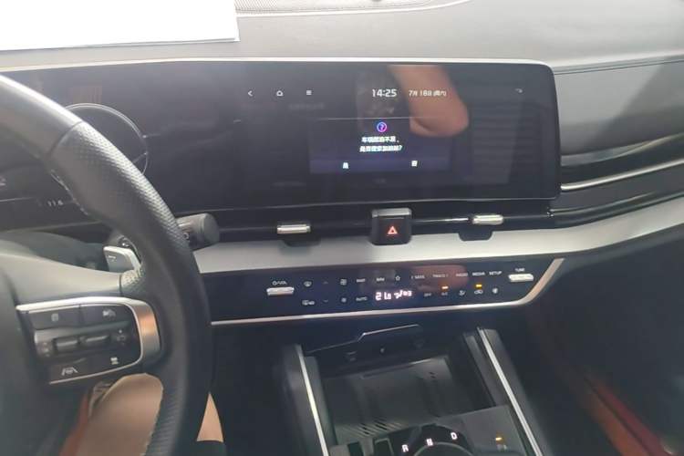 Used Kia Sportage (Chinese Domestic Model) 2023 2.0T Two-Wheel-Drive Prestige Edition Audio And AC Panel