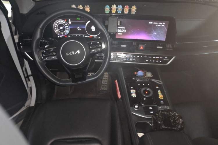 Used Kia Sportage (Chinese Domestic Model) 2023 2.0T Four-Wheel Drive Premium Edition Center Console