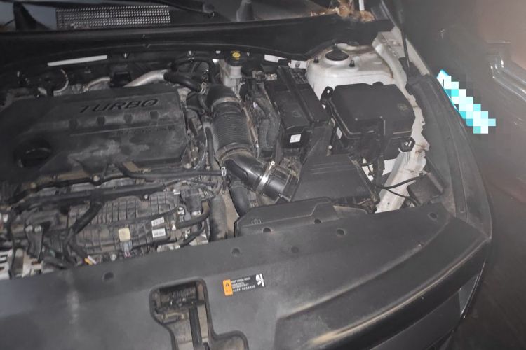 Used Kia Sportage (Chinese Domestic Model) 2023 2.0T Four-Wheel Drive Premium Edition Engine Bay Left