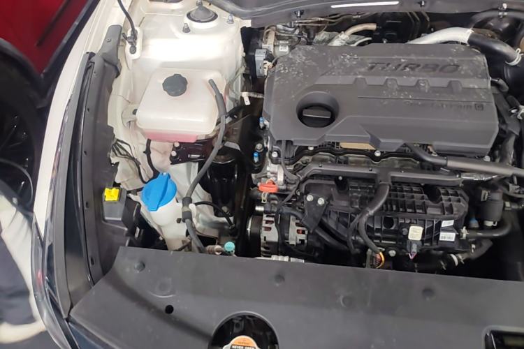 Used Kia Sportage (Chinese Domestic Model) 2023 2.0T Two-Wheel-Drive Prestige Edition Engine Bay Right