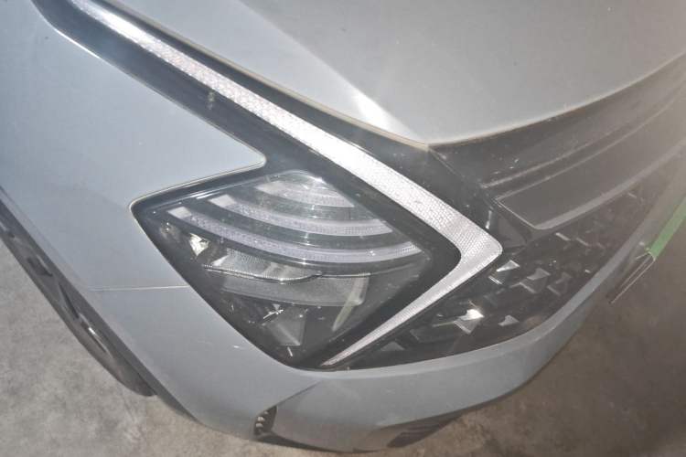 Used Kia Sportage (Chinese Domestic Model) 2023 2.0T Four-Wheel Drive Premium Edition Right Front Headlight
