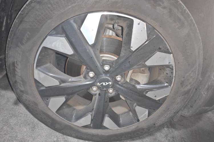Used Kia Sportage (Chinese Domestic Model) 2023 2.0T Four-Wheel Drive Premium Edition Right Front Wheel Hub