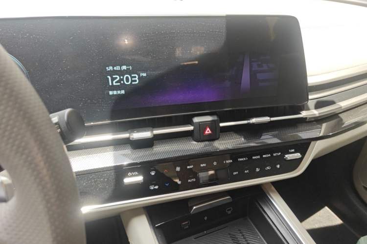 Used Kia Sportage (Chinese Domestic Model) 2023 1.5T Two-Wheel Drive Prestige Edition Audio And AC Panel