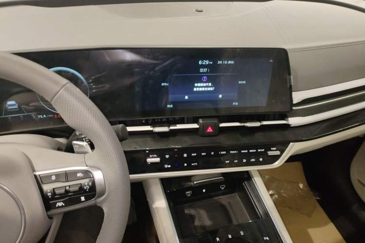 Used Kia Sportage (Chinese Domestic Model) 2023 1.5T Two-Wheel Drive Prestige Edition Audio And AC Panel
