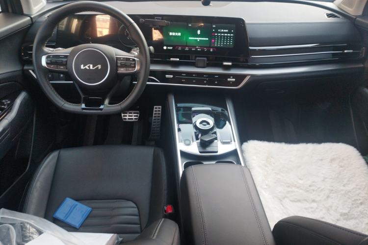 Used Kia Sportage (Chinese Domestic Model) 2023 2.0T Two-Wheel Drive Luxury Edition Center Console