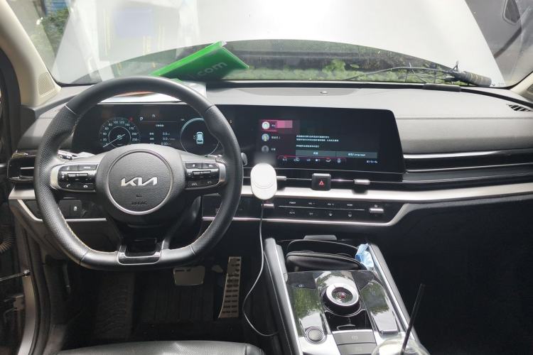 Used Kia Sportage (Chinese Domestic Model) 2023 2.0T Two-Wheel Drive Luxury Edition Center Console