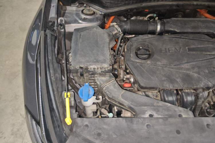 Used Kia Sportage (Chinese Domestic Model) 2023 2.0L HEV Two-Wheel Drive Prestige Edition Engine Bay Right