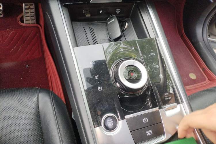 Used Kia Sportage (Chinese Domestic Model) 2023 2.0T Two-Wheel Drive Flagship Edition Gear Lever