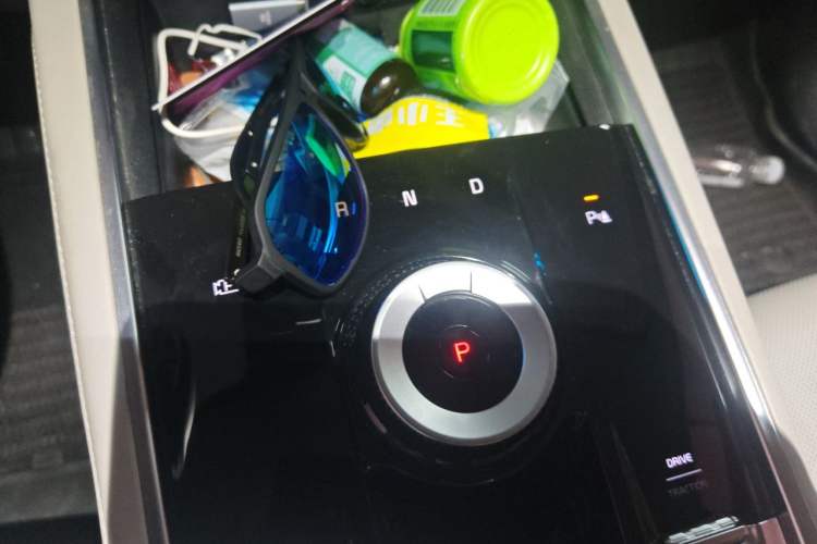 Used Kia Sportage (Chinese Domestic Model) 2023 2.0L HEV Two-Wheel Drive Prestige Edition Gear Lever