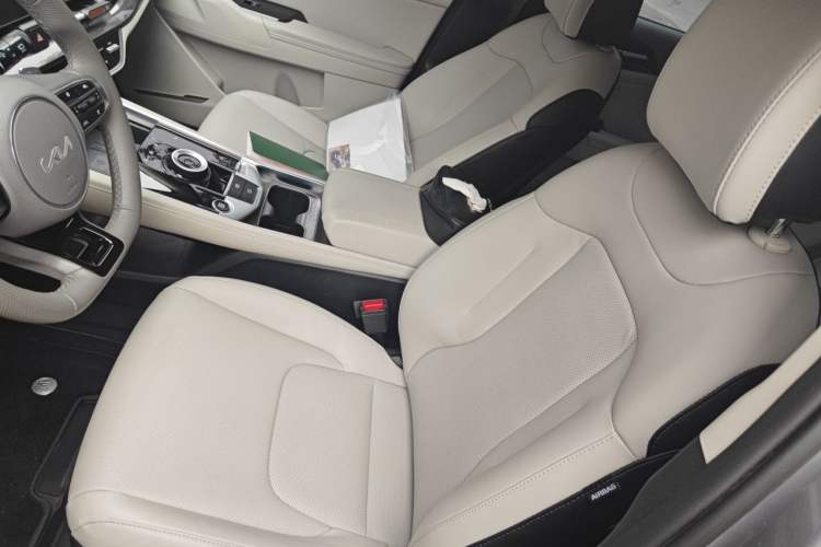 Used Kia Sportage (Chinese Domestic Model) 2023 1.5T Two-Wheel Drive Prestige Edition Interior 3