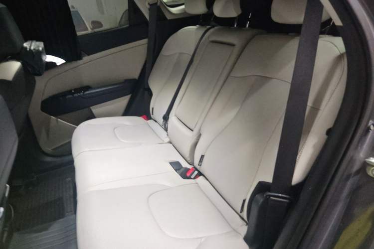 Used Kia Sportage (Chinese Domestic Model) 2023 2.0L HEV Two-Wheel Drive Prestige Edition Left Rear Seat