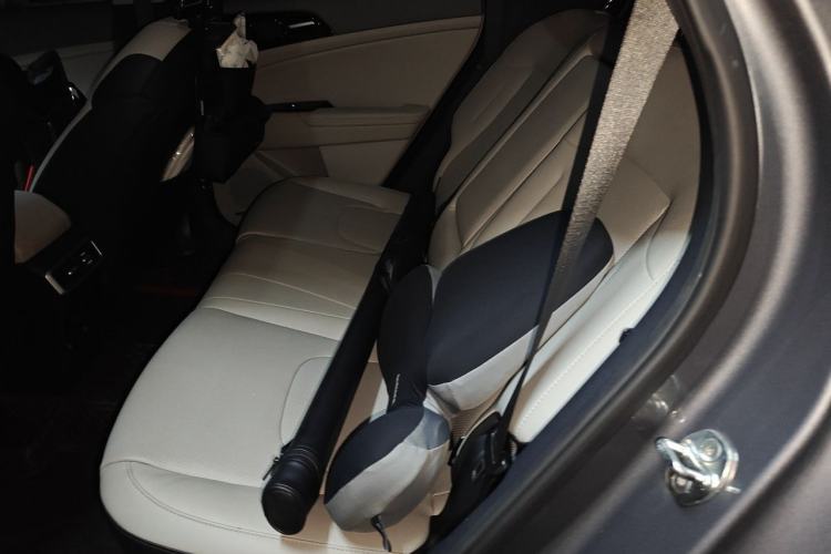 Used Kia Sportage (Chinese Domestic Model) 2023 1.5T Two-Wheel Drive Prestige Edition Left Rear Seat