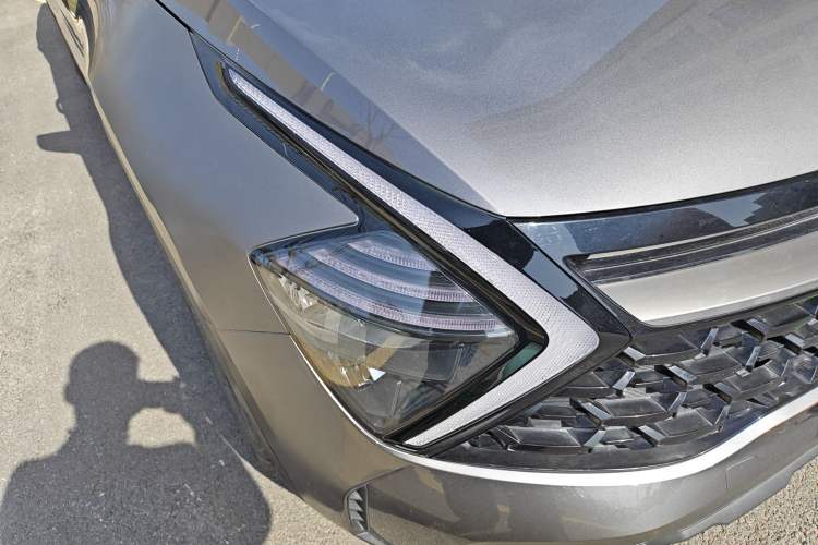 Used Kia Sportage (Chinese Domestic Model) 2023 1.5T Two-Wheel Drive Luxury Edition Right Front Headlight