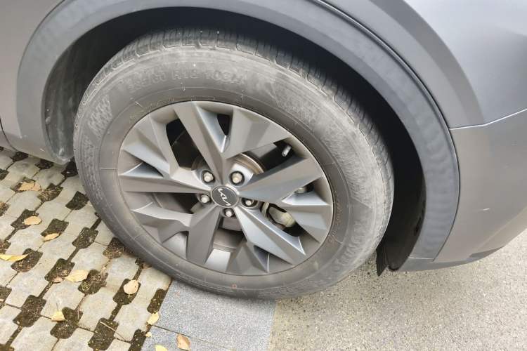 Used Kia Sportage (Chinese Domestic Model) 2023 2.0T Two-Wheel Drive Luxury Edition Right Front Wheel Hub