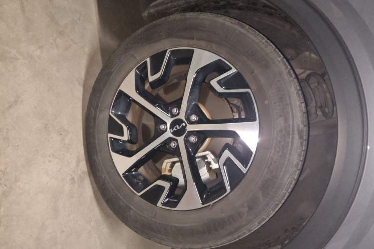 Used Kia Sportage (Chinese Domestic Model) 2023 2.0L HEV Two-Wheel Drive Prestige Edition Right Front Wheel Hub