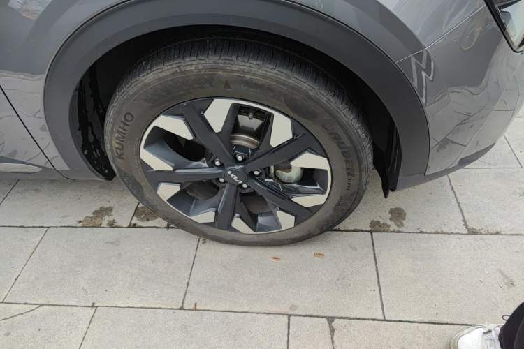 Used Kia Sportage (Chinese Domestic Model) 2023 2.0T Two-Wheel-Drive Prestige Edition Right Front Wheel Hub