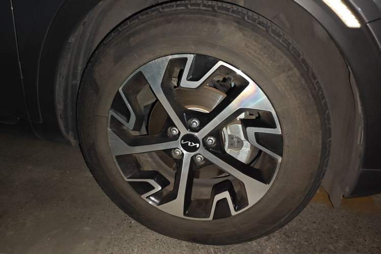 Used Kia Sportage (Chinese Domestic Model) 2023 1.5T Two-Wheel Drive Prestige Edition Right Front Wheel Hub