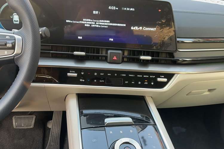 Used Kia Sportage (Chinese Domestic Model) 2023 2.0L HEV Two-Wheel Drive Flagship Edition Audio And AC Panel