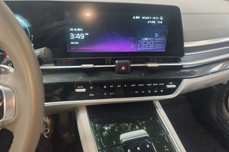 Used Kia Sportage (Chinese Domestic Model) 2023 1.5T Two-Wheel Drive Prestige Edition Audio And AC Panel