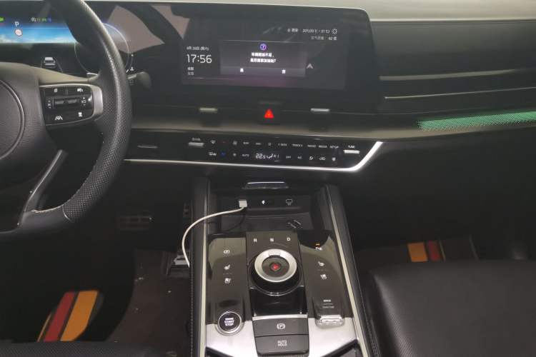 Used Kia Sportage (Chinese Domestic Model) 2023 2.0T Two-Wheel Drive Flagship Edition Audio And AC Panel
