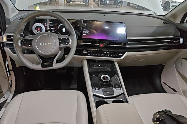 Used Kia Sportage (Chinese Domestic Model) 2023 1.5T Two-Wheel Drive Prestige Edition Center Console