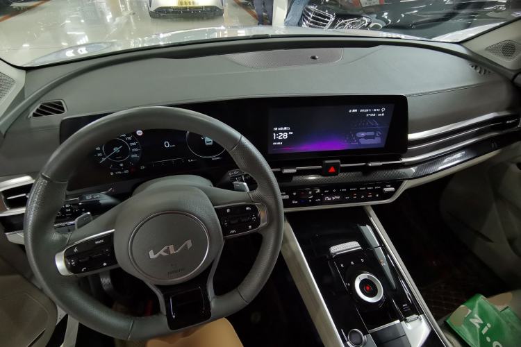 Used Kia Sportage (Chinese Domestic Model) 2023 1.5T Two-Wheel Drive Prestige Edition Center Console