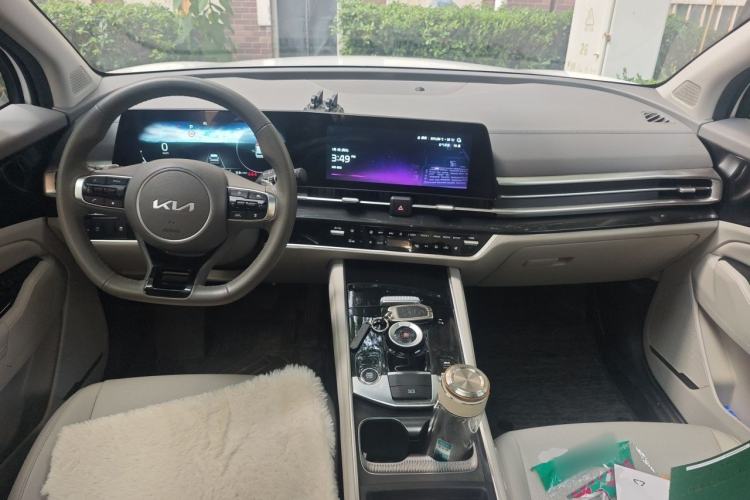 Used Kia Sportage (Chinese Domestic Model) 2023 1.5T Two-Wheel Drive Prestige Edition Center Console