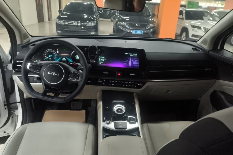 Used Kia Sportage (Chinese Domestic Model) 2023 2.0L HEV Two-Wheel Drive Prestige Edition Center Console