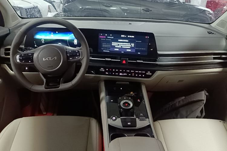 Used Kia Sportage (Chinese Domestic Model) 2023 1.5T Two-Wheel Drive Prestige Edition Center Console