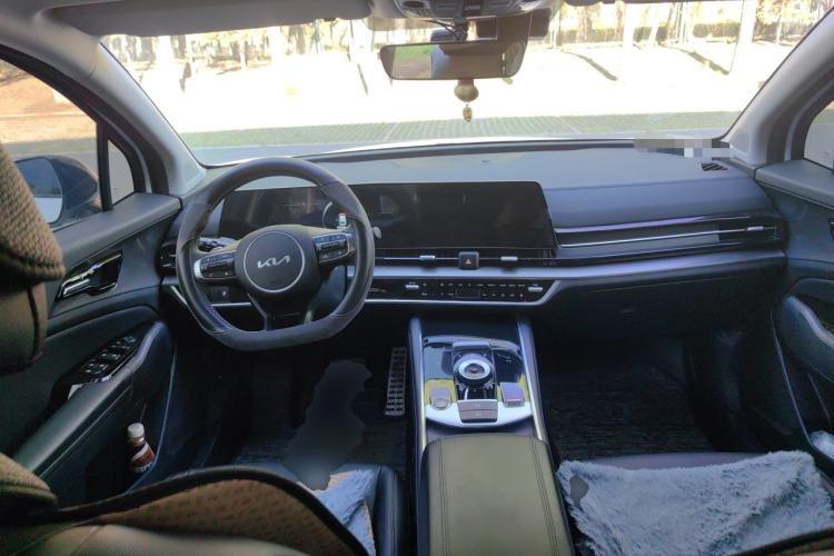 Used Kia Sportage (Chinese Domestic Model) 2023 2.0T Two-Wheel-Drive Prestige Edition Center Console