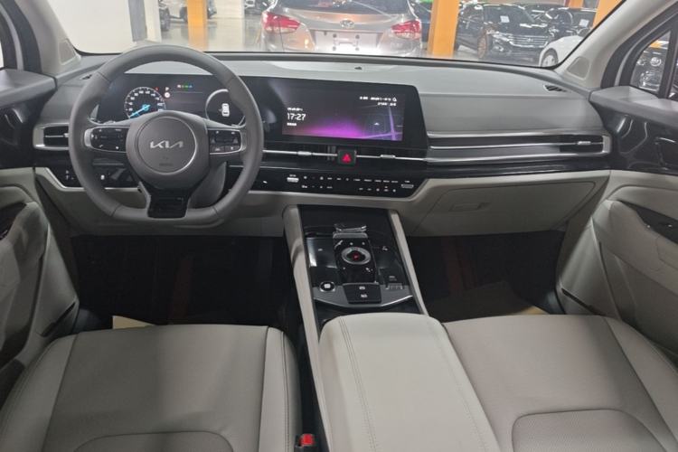 Used Kia Sportage (Chinese Domestic Model) 2023 1.5T Two-Wheel Drive Prestige Edition Center Console