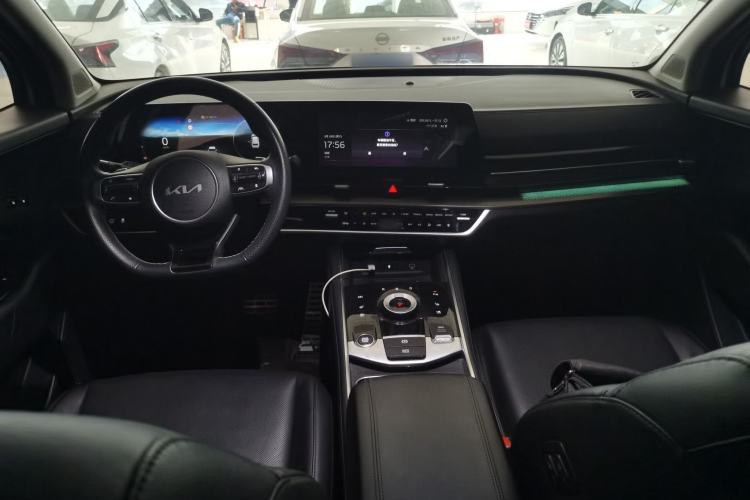 Used Kia Sportage (Chinese Domestic Model) 2023 2.0T Two-Wheel Drive Flagship Edition Center Console