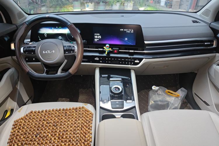 Used Kia Sportage (Chinese Domestic Model) 2023 1.5T Two-Wheel Drive Prestige Edition Center Console