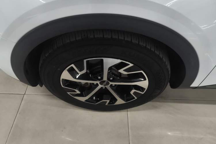Used Kia Sportage (Chinese Domestic Model) 2023 2.0L HEV Two-Wheel Drive Prestige Edition Exterior 4